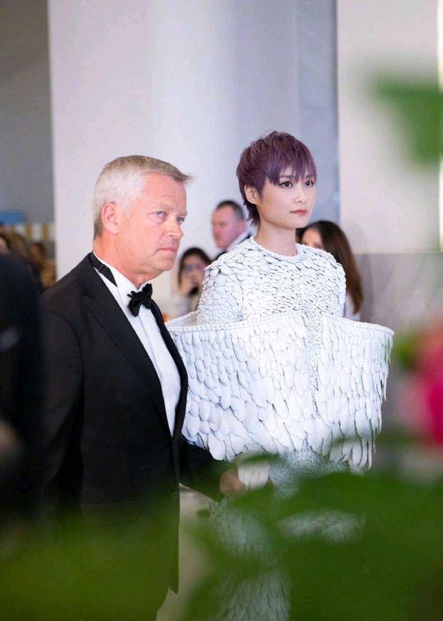 关于波士顿凯尔特人训练开放日，集结日完成体检引欢呼，葡超在即，球探报告显示潜力的信息